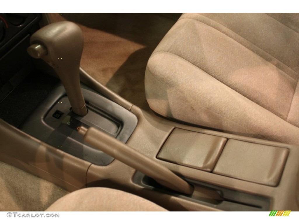 1999 Camry LE - Cashmere Beige Metallic / Oak photo #14