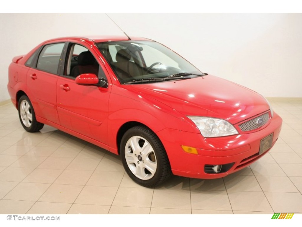 2005 Focus ZX4 ST Sedan - Infra-Red / Charcoal/Red photo #1