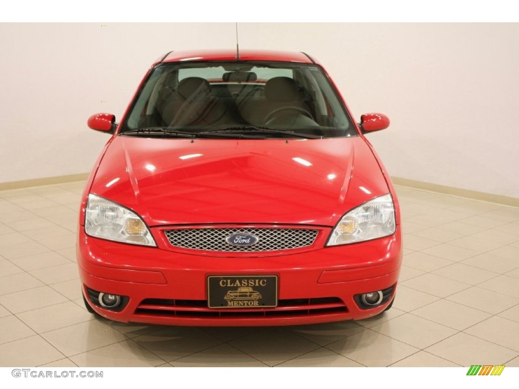 2005 Focus ZX4 ST Sedan - Infra-Red / Charcoal/Red photo #2