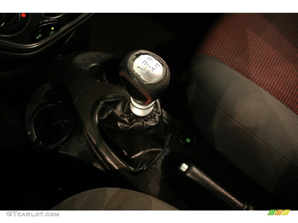 2005 Ford Focus ZX4 ST Sedan 5 Speed Manual Transmission Photo #51826267