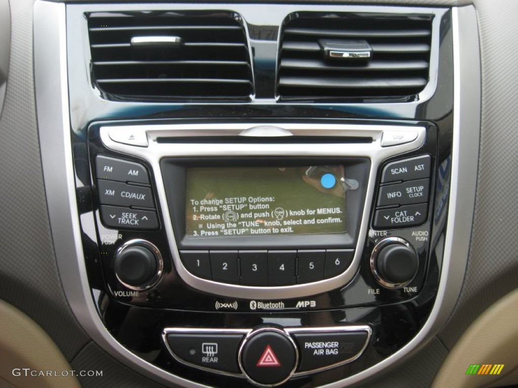 2012 Hyundai Accent GLS 4 Door Controls Photo #51827479