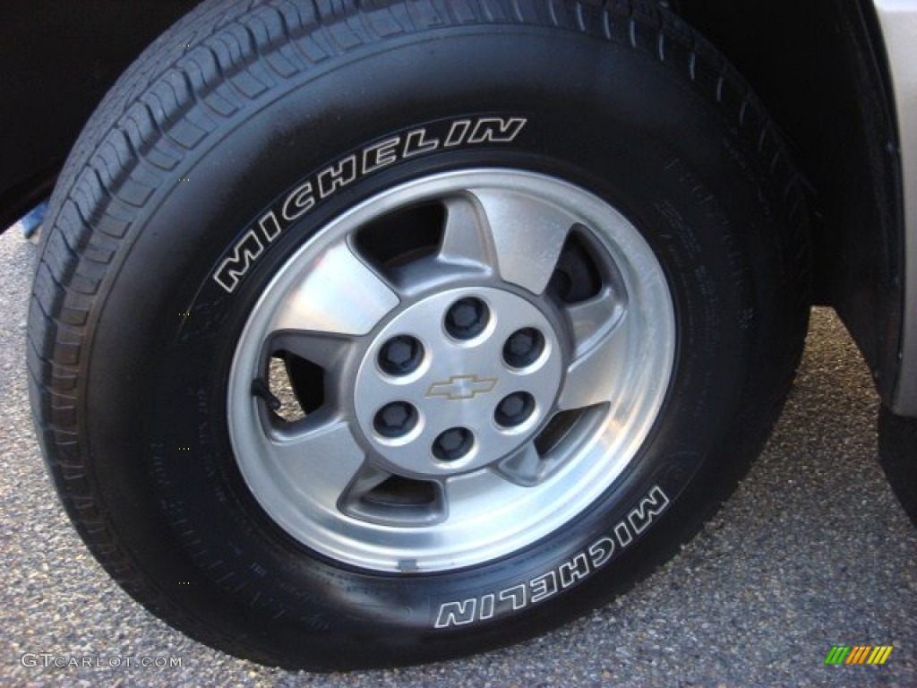 2003 Chevrolet Suburban 1500 LT Wheel Photo #51829540