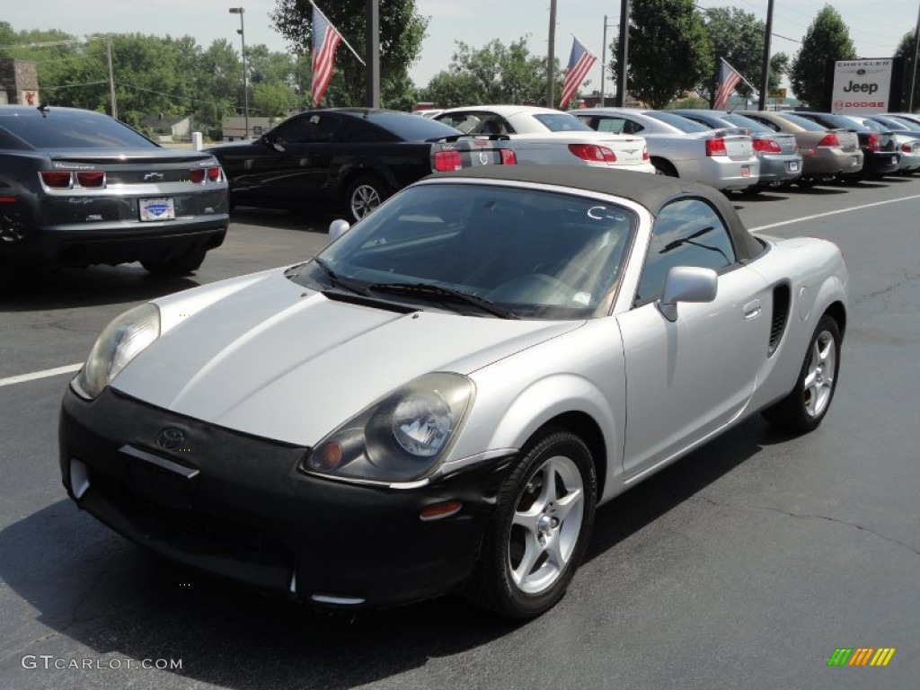 Liquid Silver Toyota MR2 Spyder