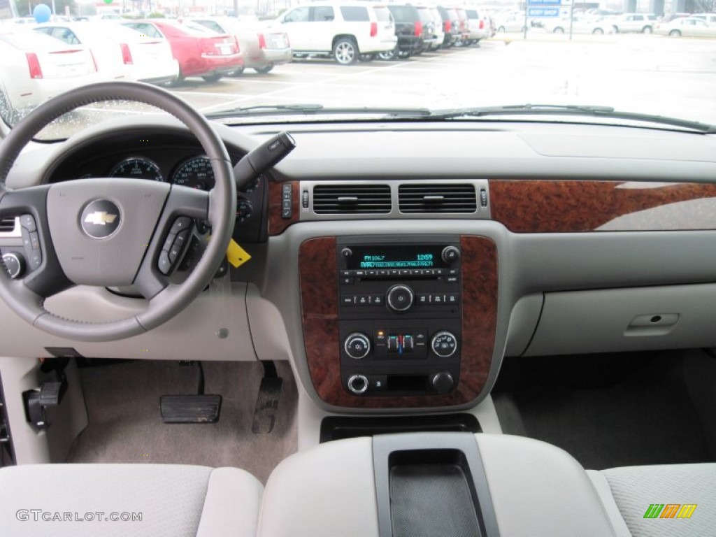 2007 Chevrolet Avalanche LT 4WD Dark Titanium/Light Titanium Dashboard Photo #51832528