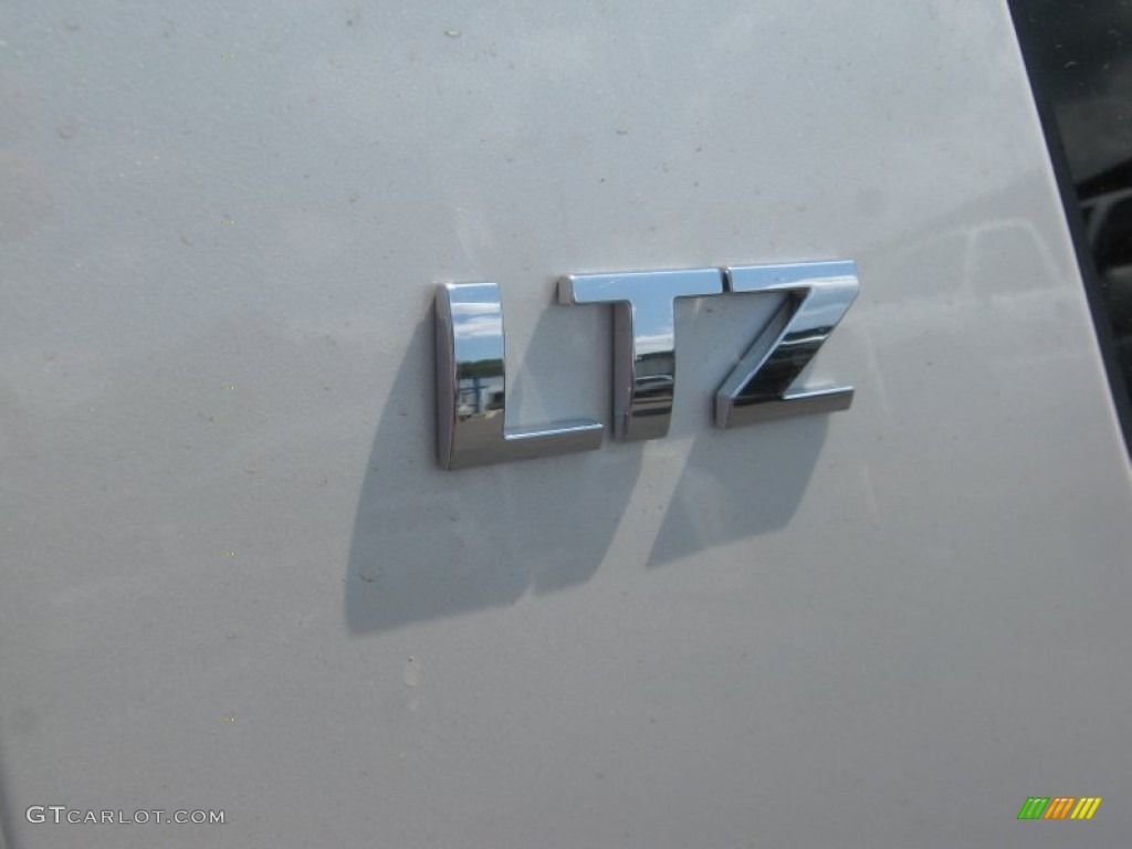2011 Chevrolet Suburban LTZ Marks and Logos Photo #51834076