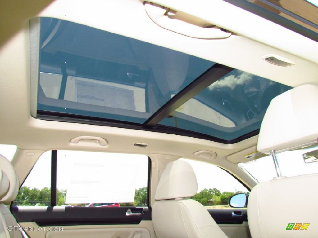 2011 Volkswagen Jetta SE SportWagen Sunroof Photos