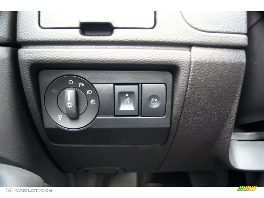 2012 Ford Fusion SE V6 Controls Photo #51835195