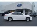 Super White - Camry SE Photo No. 2