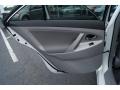 Super White - Camry SE Photo No. 9