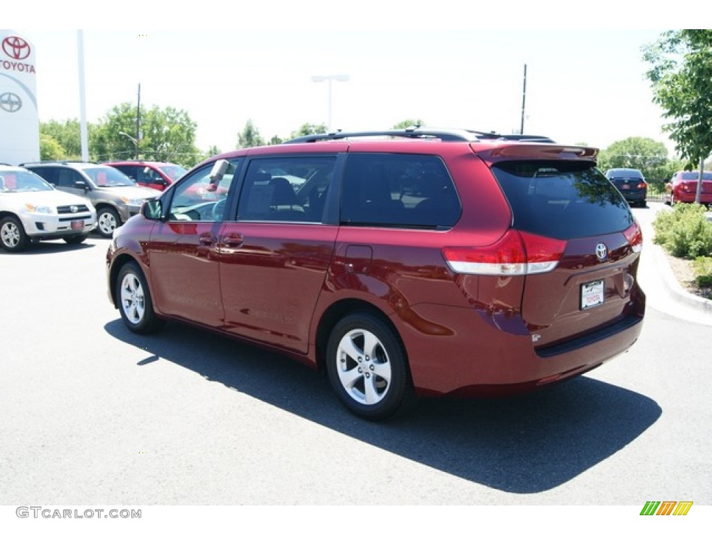 2011 Sienna LE - Salsa Red Pearl / Bisque photo #4
