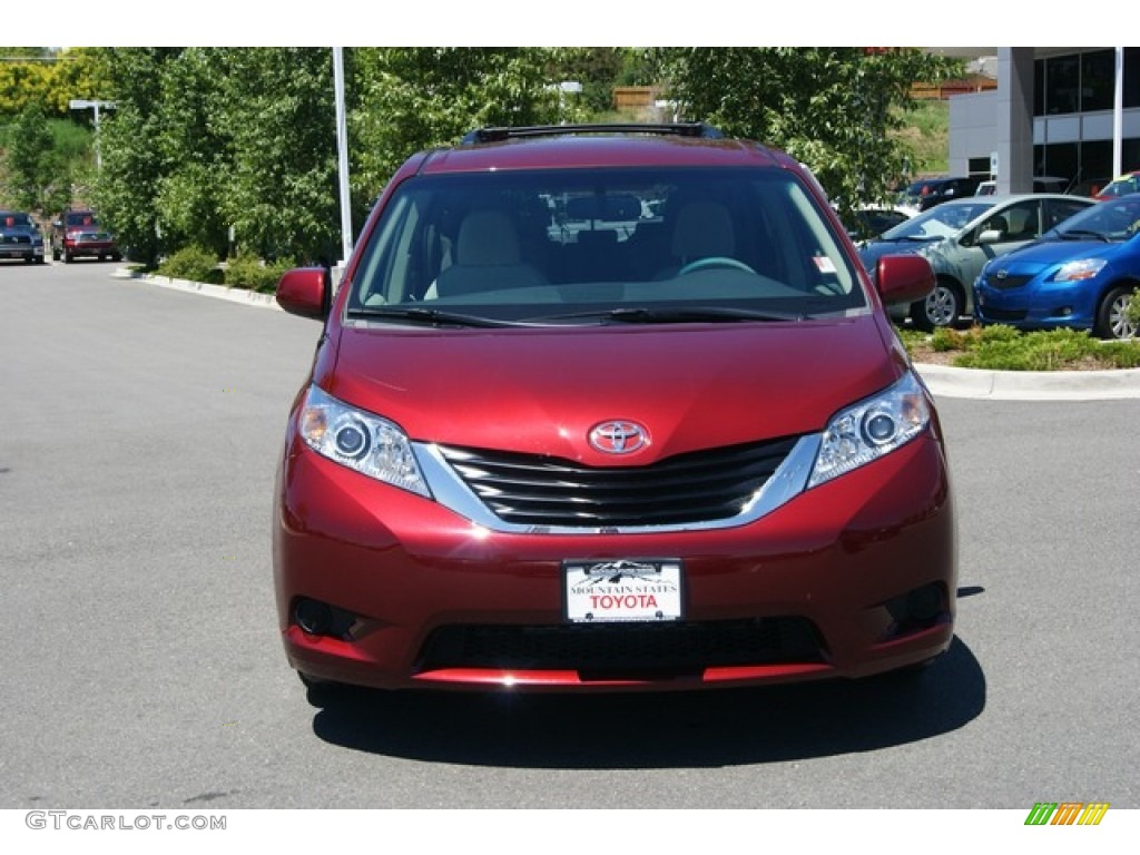 2011 Sienna LE - Salsa Red Pearl / Bisque photo #6