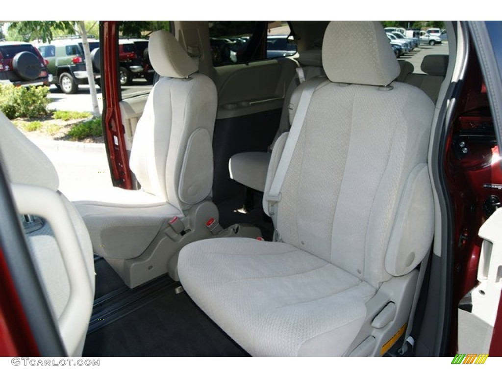 2011 Sienna LE - Salsa Red Pearl / Bisque photo #13
