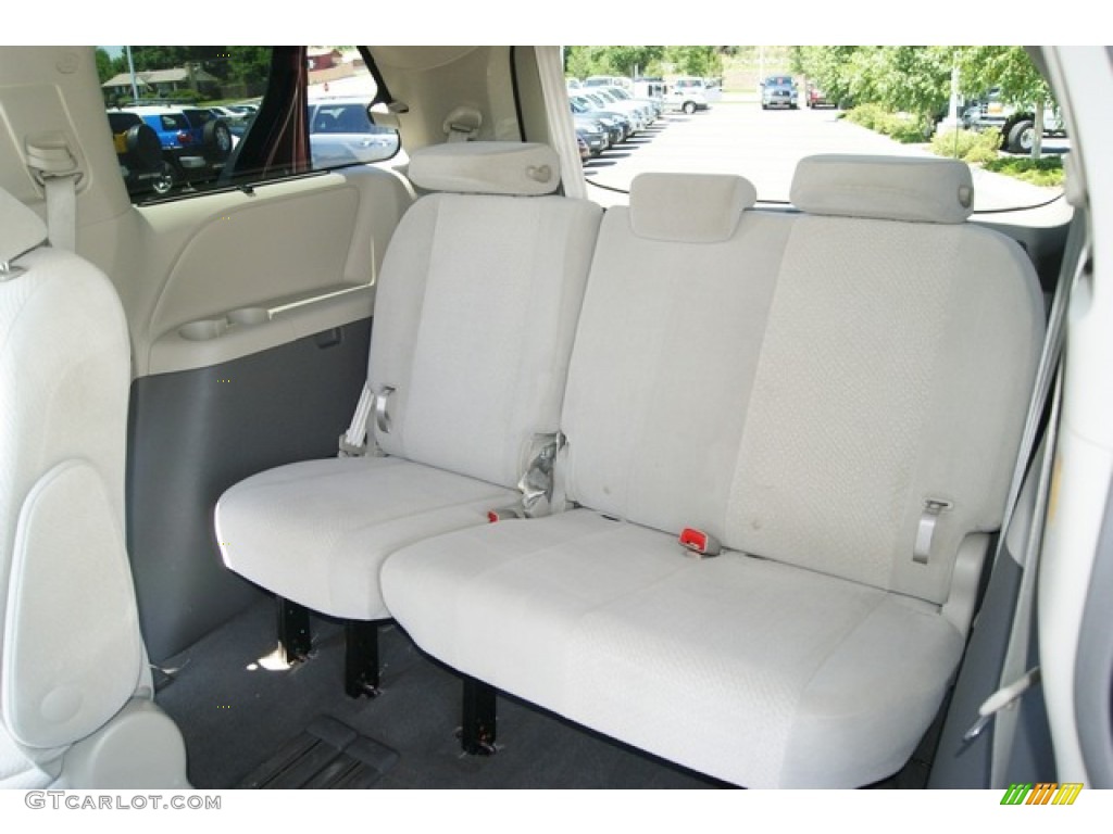2011 Sienna LE - Salsa Red Pearl / Bisque photo #14