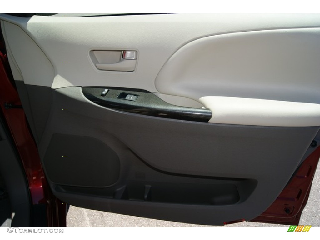2011 Sienna LE - Salsa Red Pearl / Bisque photo #19