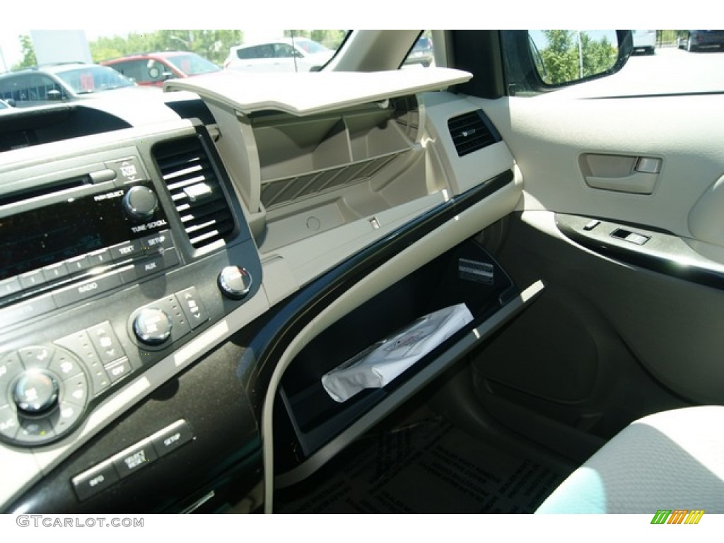 2011 Sienna LE - Salsa Red Pearl / Bisque photo #25