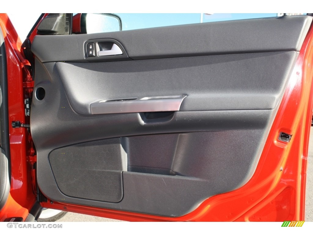 2005 Volvo V50 T5 AWD Door Panel Photos