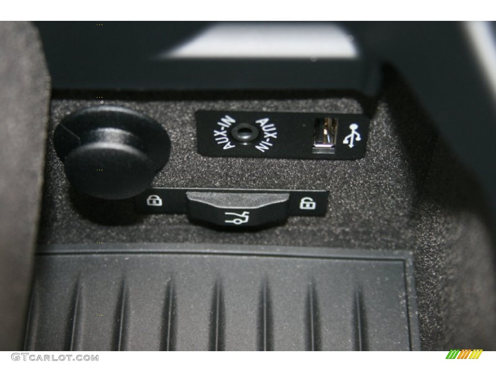 2012 BMW 6 Series 650i Convertible Controls Photo #51843340
