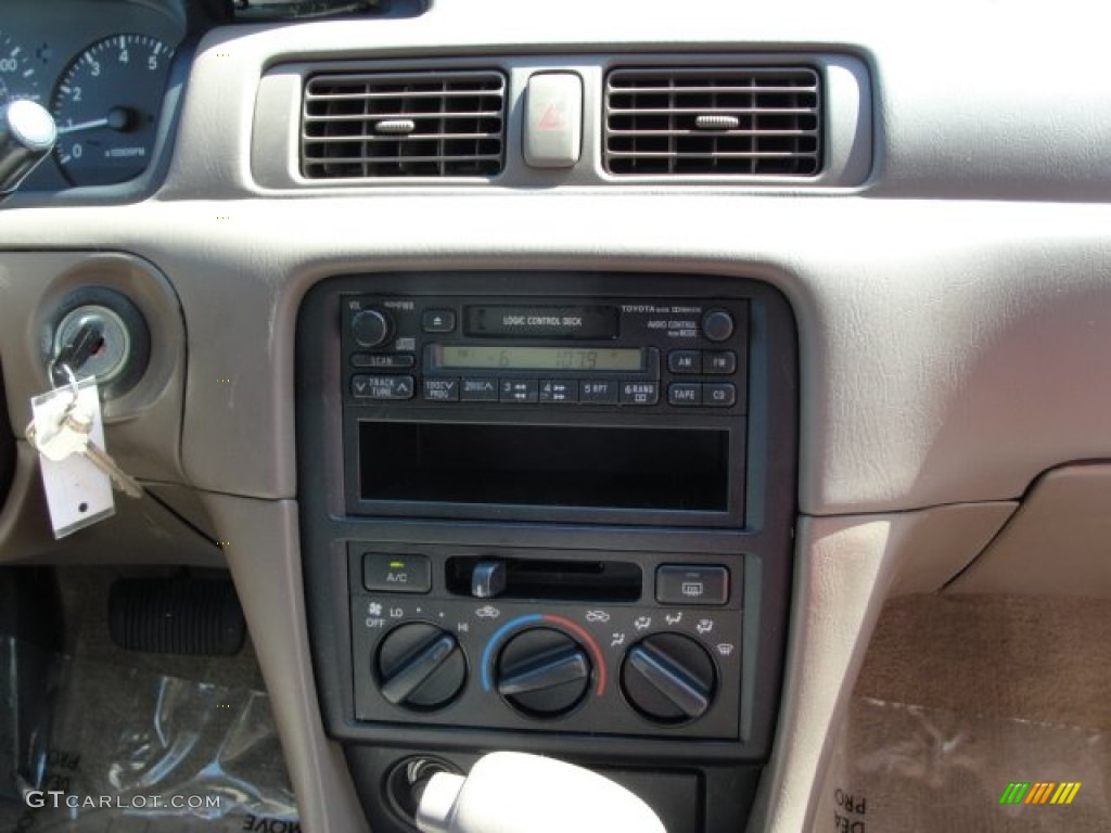 1998 Camry LE V6 - Dark Green Metallic / Oak photo #11