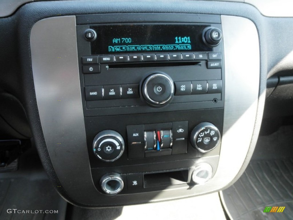 2007 Chevrolet Suburban 1500 LS Controls Photos