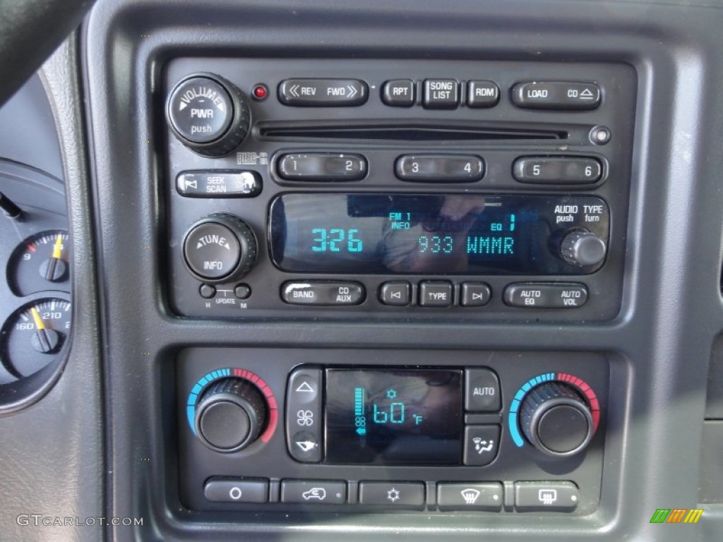 2006 Chevrolet Suburban LT 1500 4x4 Controls Photo #51849236