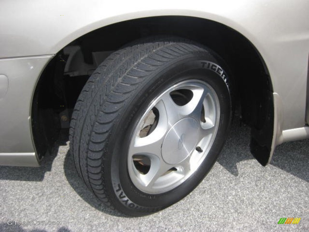 1997 Oldsmobile Cutlass GLS Sedan Wheel Photos