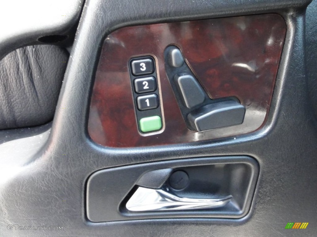 2003 Mercedes-Benz G 500 Controls Photo #51850949