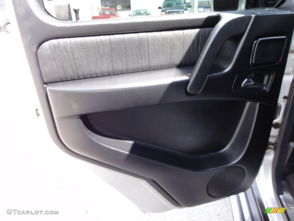 2003 Mercedes-Benz G 500 Black Door Panel Photo #51851126