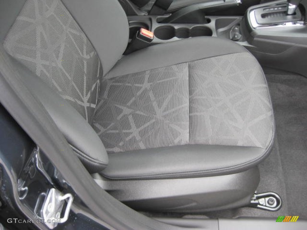 2011 Fiesta SE Hatchback - Monterey Grey Metallic / Charcoal Black/Blue Cloth photo #19