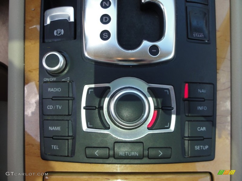 2005 Audi A8 4.2 quattro Controls Photo #51855098