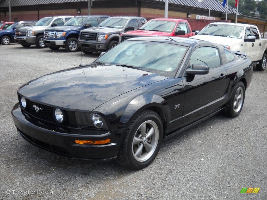 2006 Mustang GT Deluxe Coupe - Black / Dark Charcoal photo #17