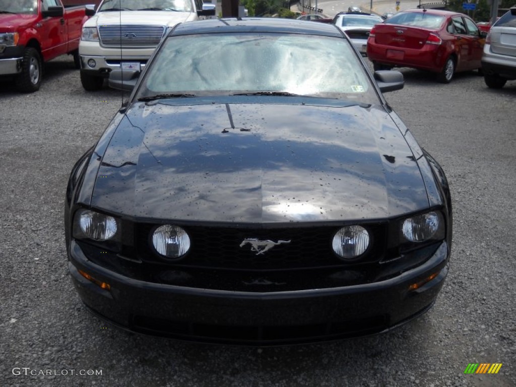 2006 Mustang GT Deluxe Coupe - Black / Dark Charcoal photo #18