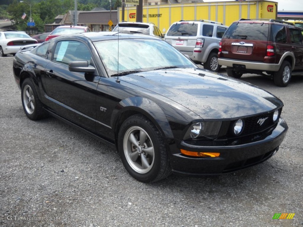2006 Mustang GT Deluxe Coupe - Black / Dark Charcoal photo #19