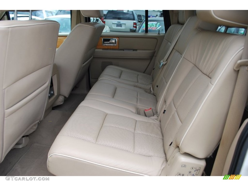 Camel/Sand Interior 2007 Lincoln Navigator L Ultimate Photo #51862741