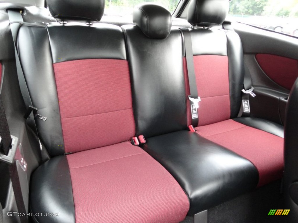 Black/Red Interior 2003 Ford Focus SVT Hatchback Photo #51866452