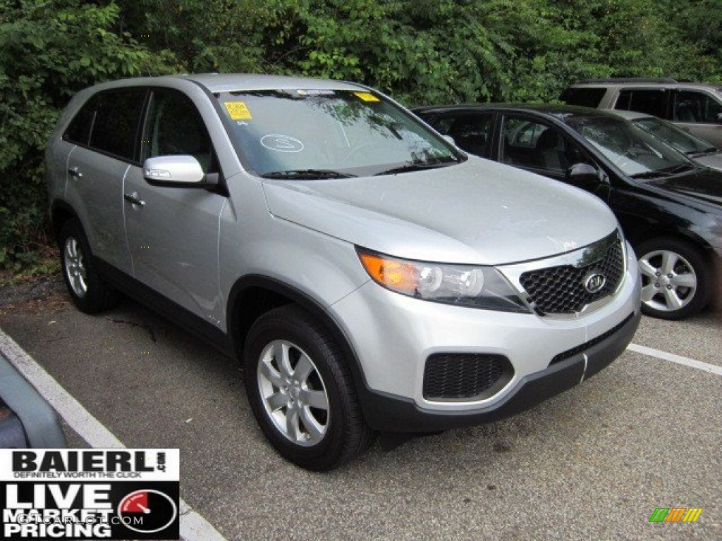 Bright Silver Kia Sorento