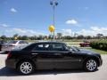 Brilliant Black - 300 C HEMI Photo No. 11