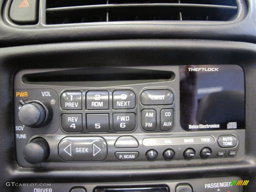 2001 Chevrolet Corvette Convertible Controls Photo #51876898