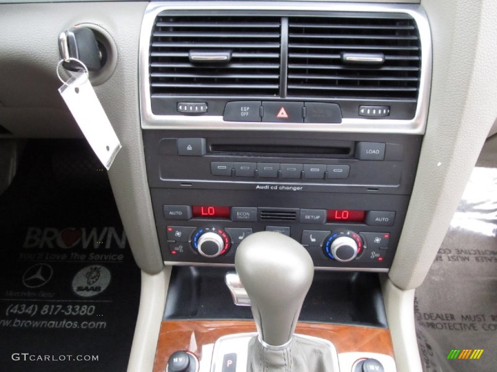 2007 Audi Q7 4.2 Premium quattro Controls Photo #51878236