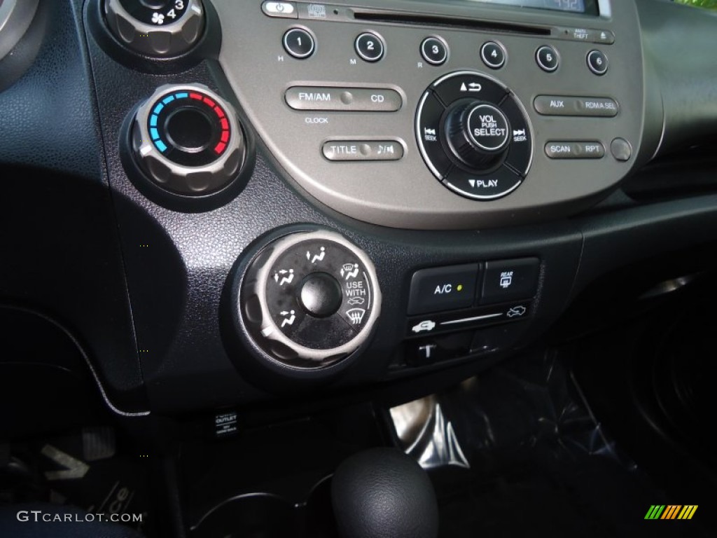 2009 Honda Fit Standard Fit Model Controls Photo #51878855