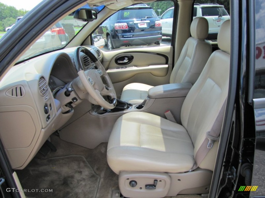 Light Cashmere Interior 2004 Buick Rainier CXL Photo #51879656