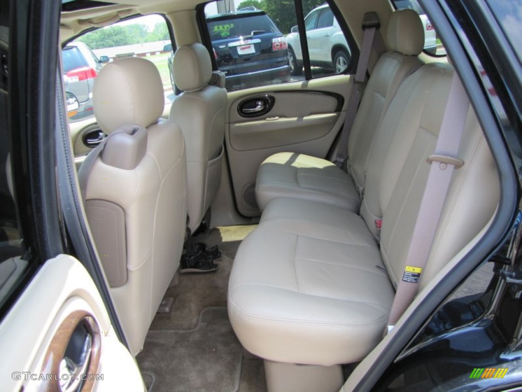 Light Cashmere Interior 2004 Buick Rainier CXL Photo #51879677