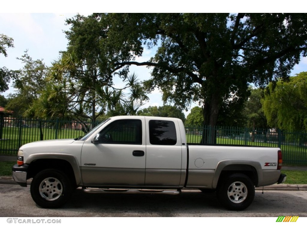 2001 Silverado 1500 Z71 Extended Cab 4x4 - Summit White / Graphite photo #3