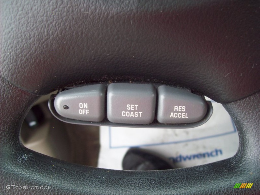 2001 Pontiac Grand Am SE Sedan Controls Photo #51886448