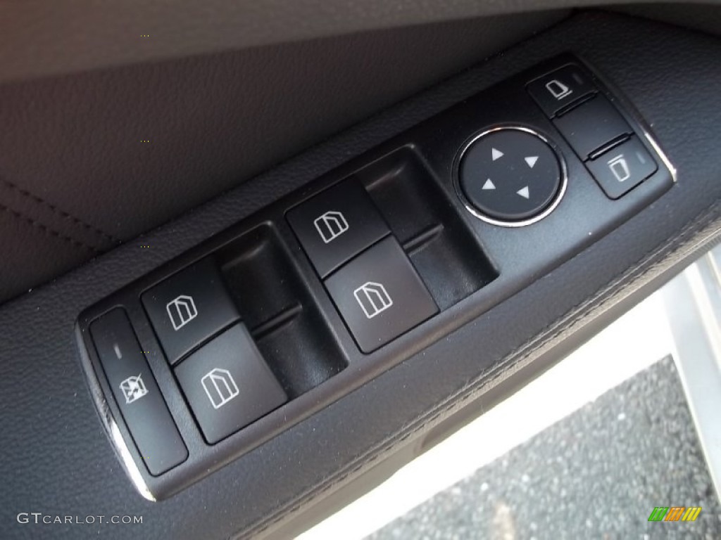 2010 Mercedes-Benz E 550 4Matic Sedan Controls Photo #51887363