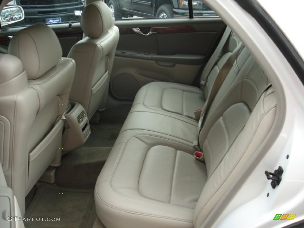 2004 DeVille Sedan - White Diamond / Cashmere photo #16