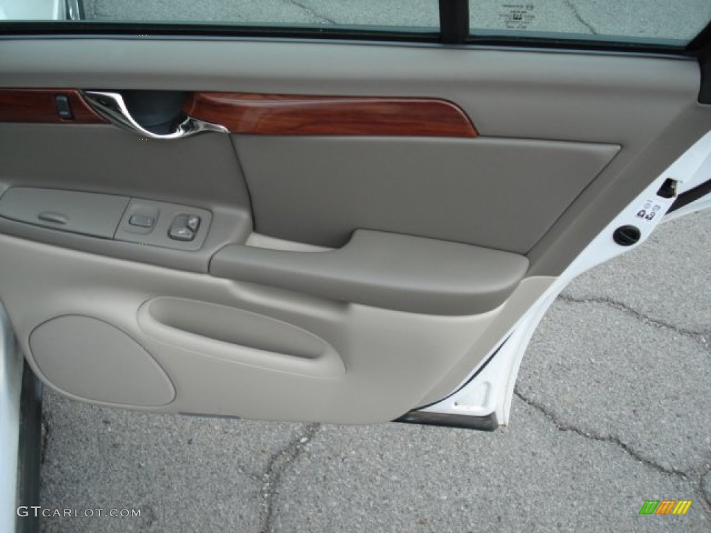 2004 DeVille Sedan - White Diamond / Cashmere photo #19