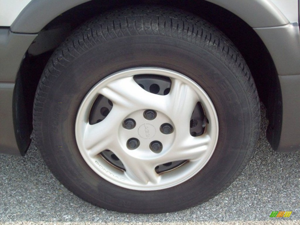 2002 Pontiac Montana Standard Montana Model Wheel Photos