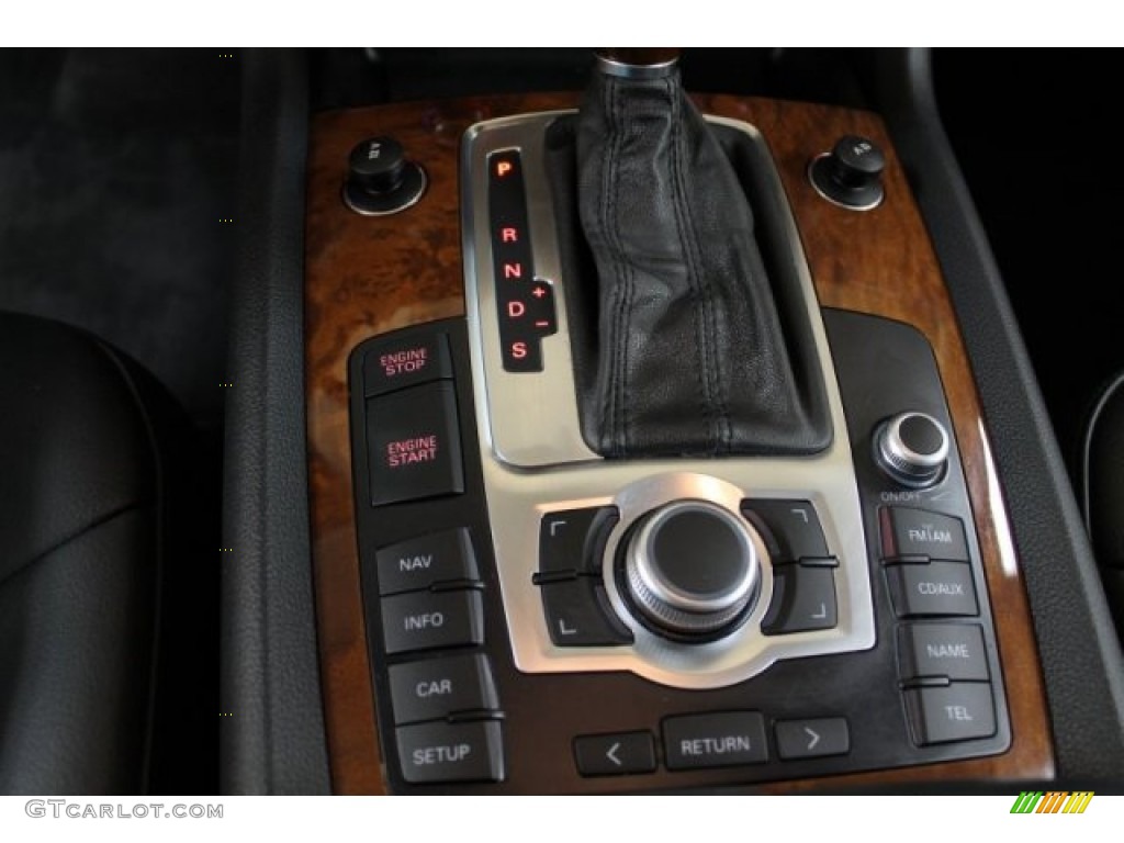 2009 Audi Q7 4.2 Prestige quattro Controls Photos