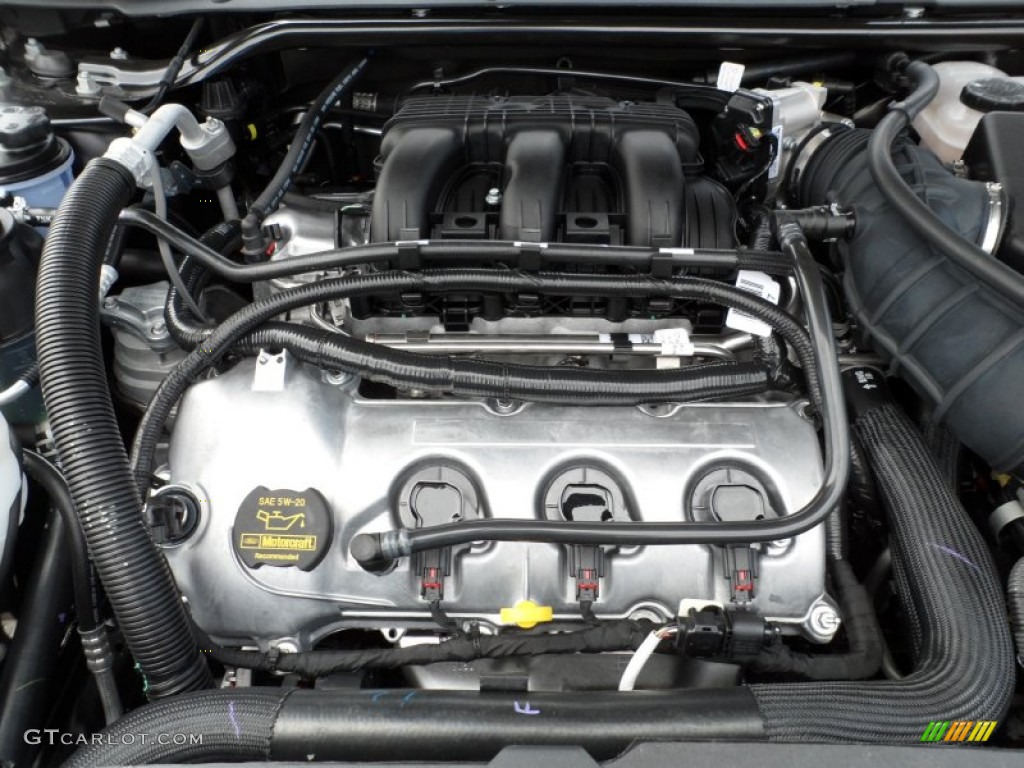 2011 Ford Taurus SE Engine Photos
