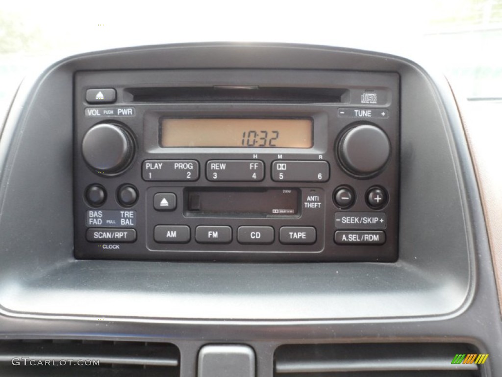 2003 Honda CR-V LX Controls Photo #51899339